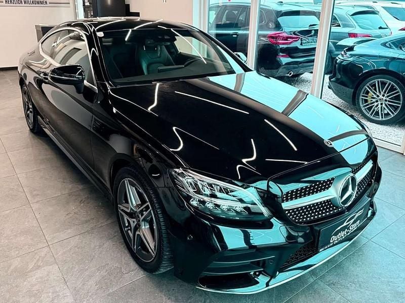 Gebraucht Mercedes C220 AMG line 194 PS (142 kW) 2021 Schwarz Coupé