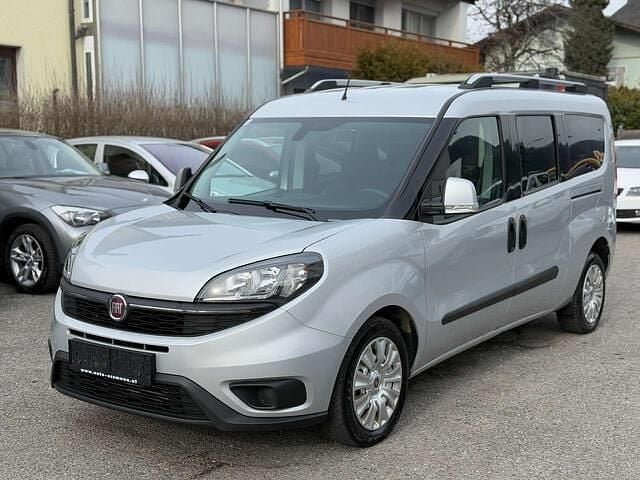 Gebraucht Fiat Doblò Family 105 PS (77 kW) 2021 Silber Van / Kleinbus