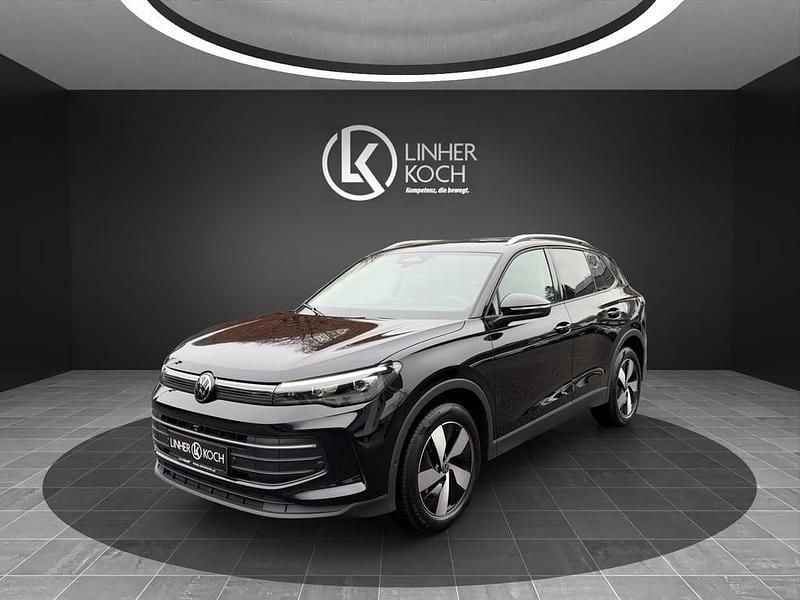 Schwarz metallicperleffektno Gebraucht 2024 VW Tiguan SUV | € 36.990 (Fairer Preis) - Bild 1/4