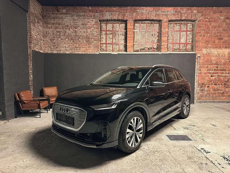 Schwarz Gebraucht 2021 Audi Q4 e-tron Advanced Plus SUV | € 25.490 (Fairer Preis) - Bild 1/4