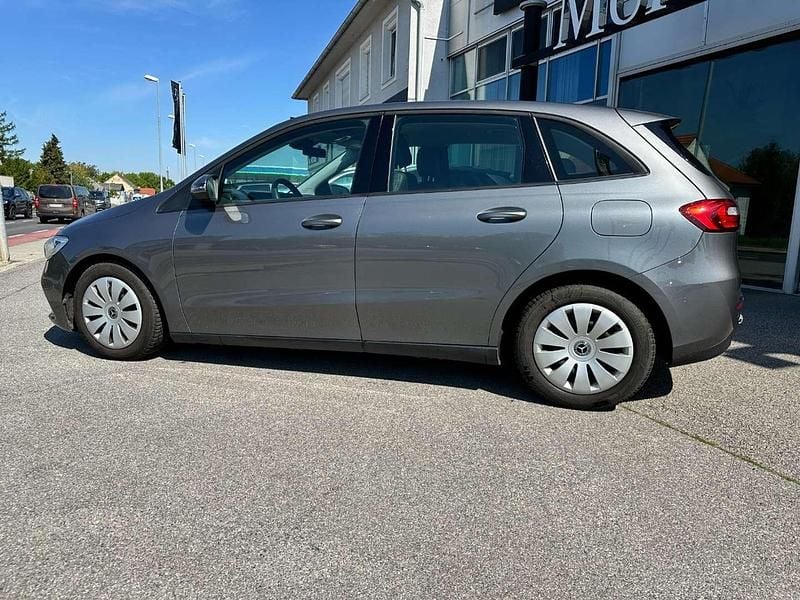 Gebraucht Mercedes B180 136 PS (100 kW) 2019 Grau Van / Kleinbus