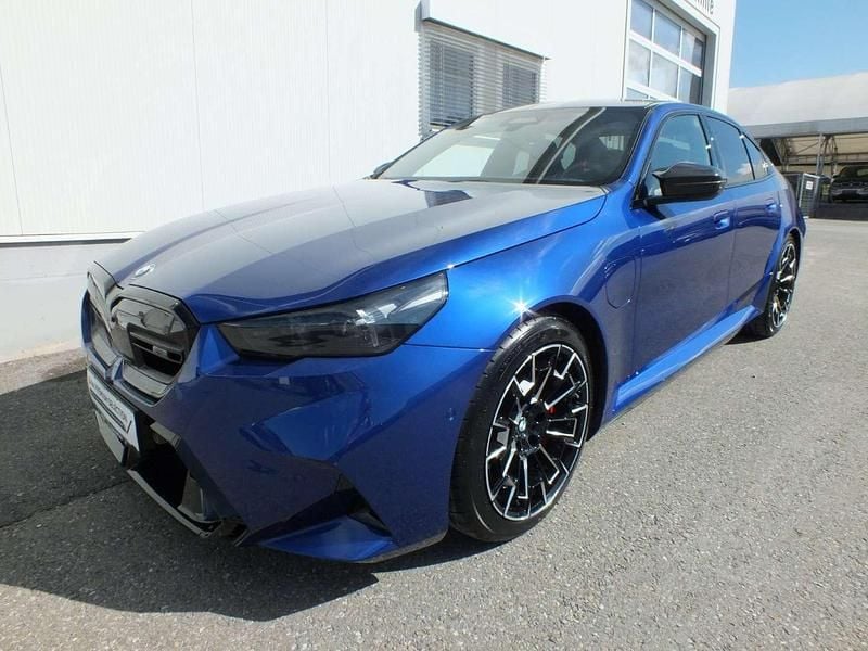 Gebraucht BMW M5 Shadowline 727 PS (534 kW) 2025 Blau (m marina bay) Limousine