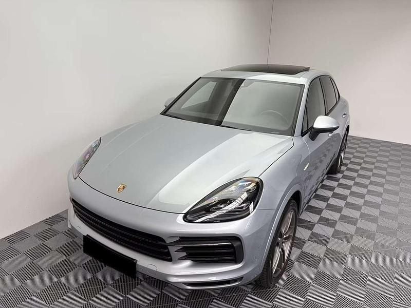 Grau Gebraucht 2020 Porsche Cayenne SUV | € 62.895 (Guter Preis) - Bild 1/4