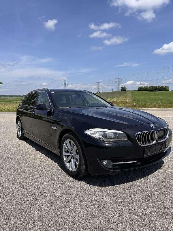 Gebraucht BMW 525 Sport Line 218 PS (160 kW) 2012 Kombi