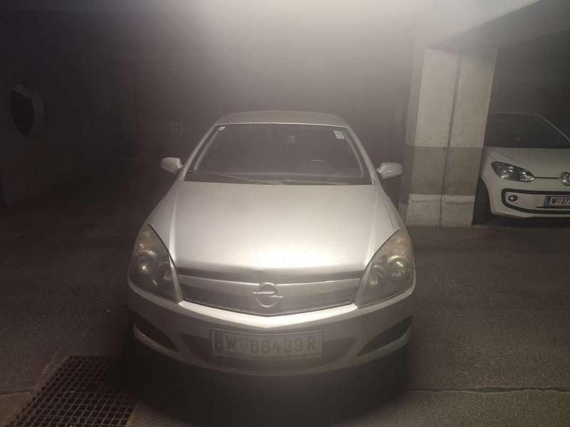 Silber Gebraucht 2007 Opel Astra Limousine | € 2.000 (Fairer Preis) - Bild 1/4