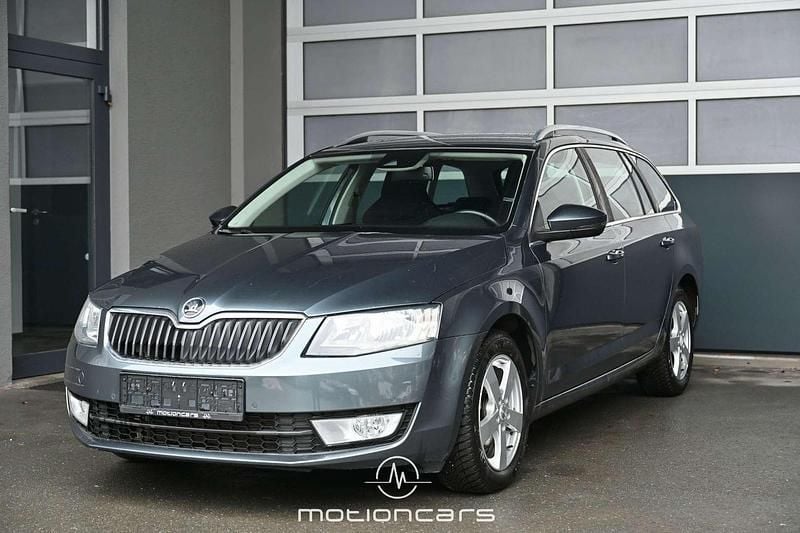 Grau Gebraucht 2015 Skoda Octavia Elegance Kleinwagen | € 8.980 (Superpreis) - Bild 1/4