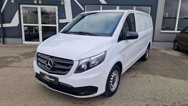 Weiß Gebraucht 2019 Mercedes Vito Van / Kleinbus | € 14.990 (Fairer Preis) - Bild 1/4