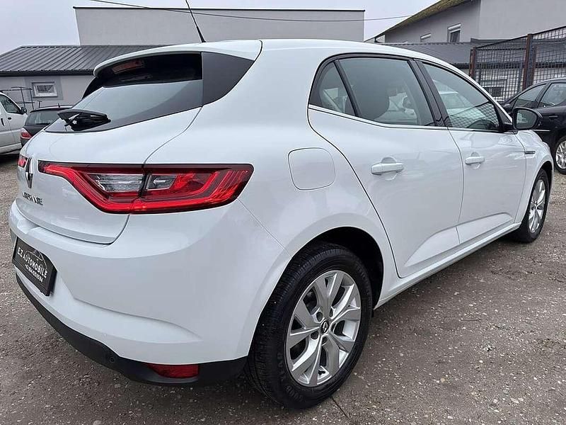 Gebraucht Renault Mégane IV LIMITED 102 PS (75 kW) 2019 Weiß Limousine