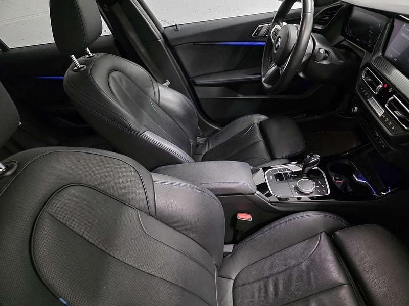 Gebraucht BMW 118 M Sport 140 PS (102 kW) 2020 Blau Kleinwagen