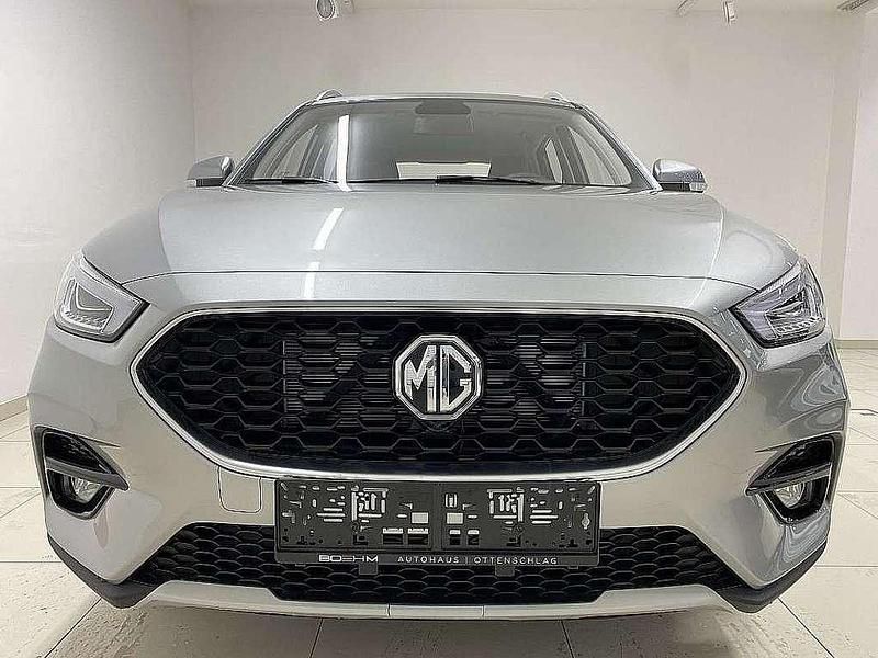 Neu MG ZS Luxury 106 PS (77 kW) 2025 Silber Limousine