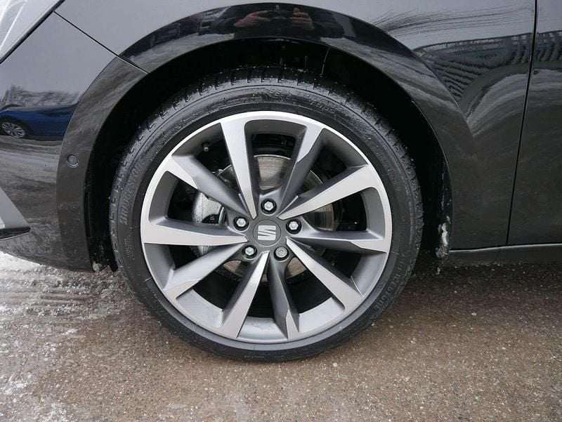 Neu Seat Leon FR 150 PS (110 kW) 2025 Schwarz Limousine