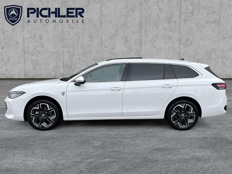 Gebraucht VW Passat Elegance 150 PS (110 kW) 2025 Weiss  normal Kombi