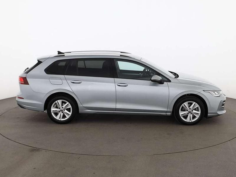 Gebraucht VW Golf VIII Life 150 PS (110 kW) 2024 Silber Kombi
