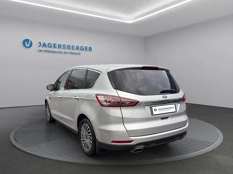 Gebraucht Ford S-MAX Titanium 189 PS (139 kW) 2018 Silber Van / Kleinbus