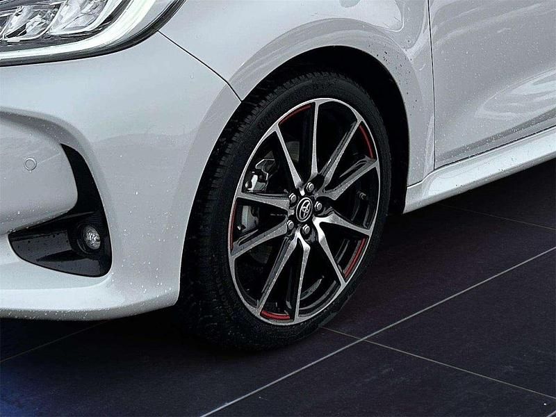 Gebraucht Toyota Yaris Hybrid Sport 92 PS (67 kW) 2023 Grau Limousine