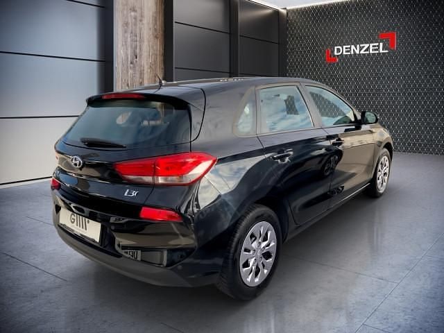 Gebraucht Hyundai i30 100 PS (73 kW) 2020 Schwarz Limousine