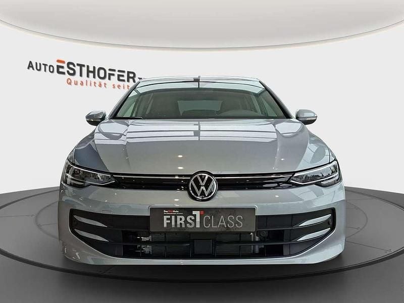 Gebraucht VW Golf VIII 150 PS (110 kW) 2025 Silber Limousine