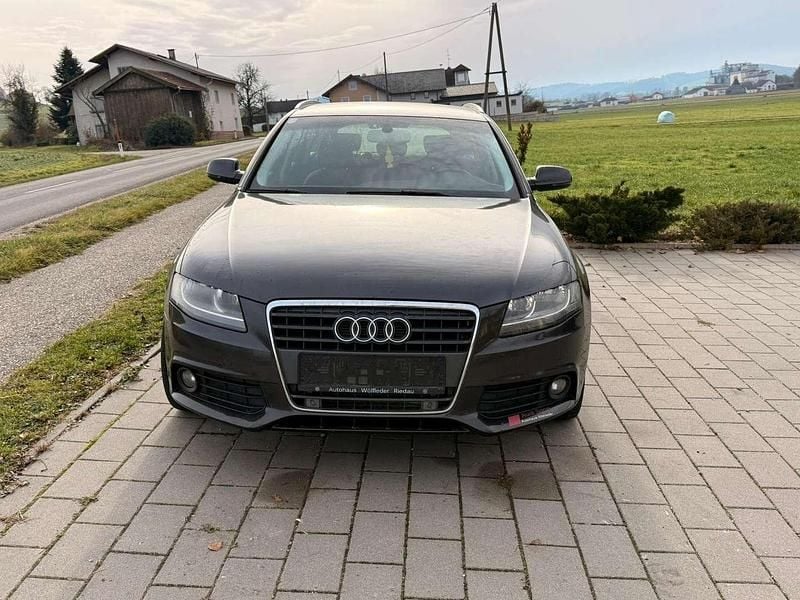 Grau Gebraucht 2010 Audi A4 S-Line Kombi | € 5.900 (Fairer Preis) - Bild 1/4