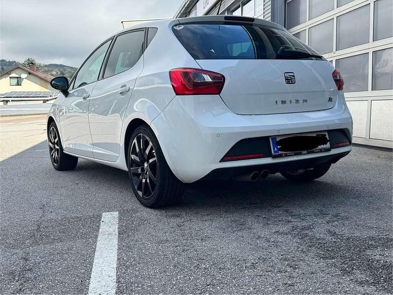 Weiß Gebraucht 2014 Seat Ibiza Limousine | € 6.990 (Etwas zu teuer) - Bild 1/4
