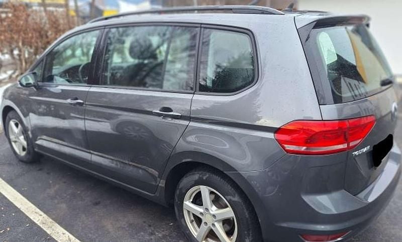 Gebraucht VW Touran Comfortline 110 PS (80 kW) 2018 Van / Kleinbus