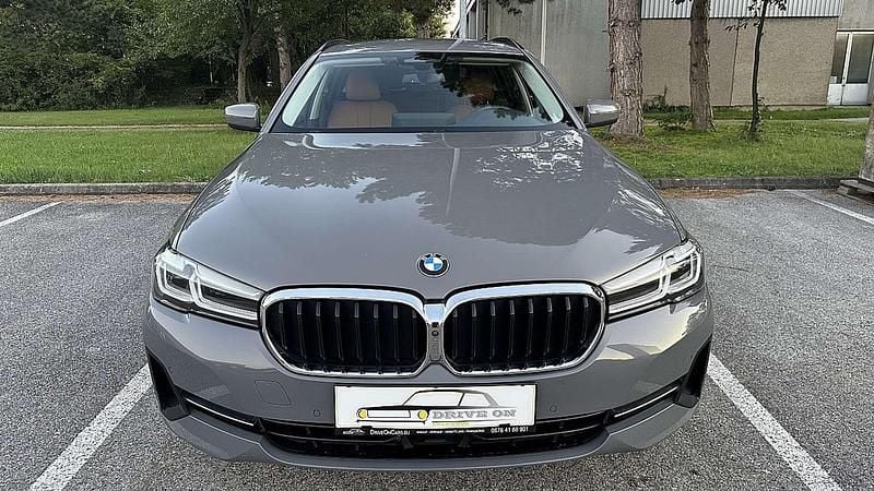 Gebraucht BMW 520 Performance 190 PS (139 kW) 2020 Grau Kombi