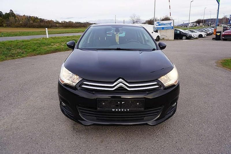 Schwarz Gebraucht 2011 Citroën C4 Seduction Limousine | € 2.690 - Bild 1/4