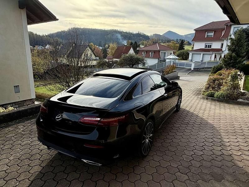Gebraucht Mercedes E220 194 PS (142 kW) 2021 Coupé