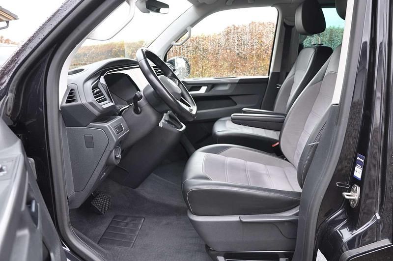 Gebraucht VW Multivan Black Edition 150 PS (110 kW) 2021 Schwarz Van