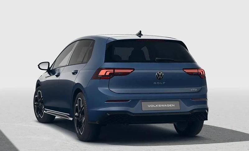 Neu VW Golf VIII Sport 115 PS (84 kW) 2026 Mittelblau  normal