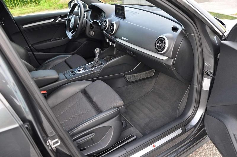 Gebraucht Audi A3 Sport 184 PS (135 kW) 2016 Grau Kombi