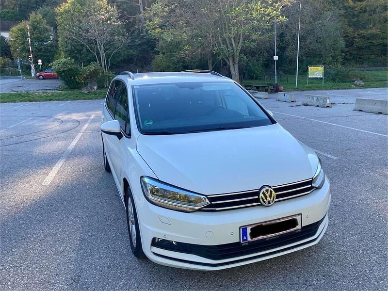 Gebraucht 2019 VW Touran Comfortline Van / Kleinbus | € 17.900 (Guter Preis) - Bild 1/4