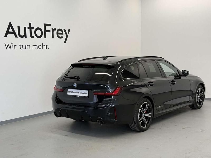 Gebraucht BMW 320 Shadowline 190 PS (139 kW) 2025 Saphirschwarz Kombi