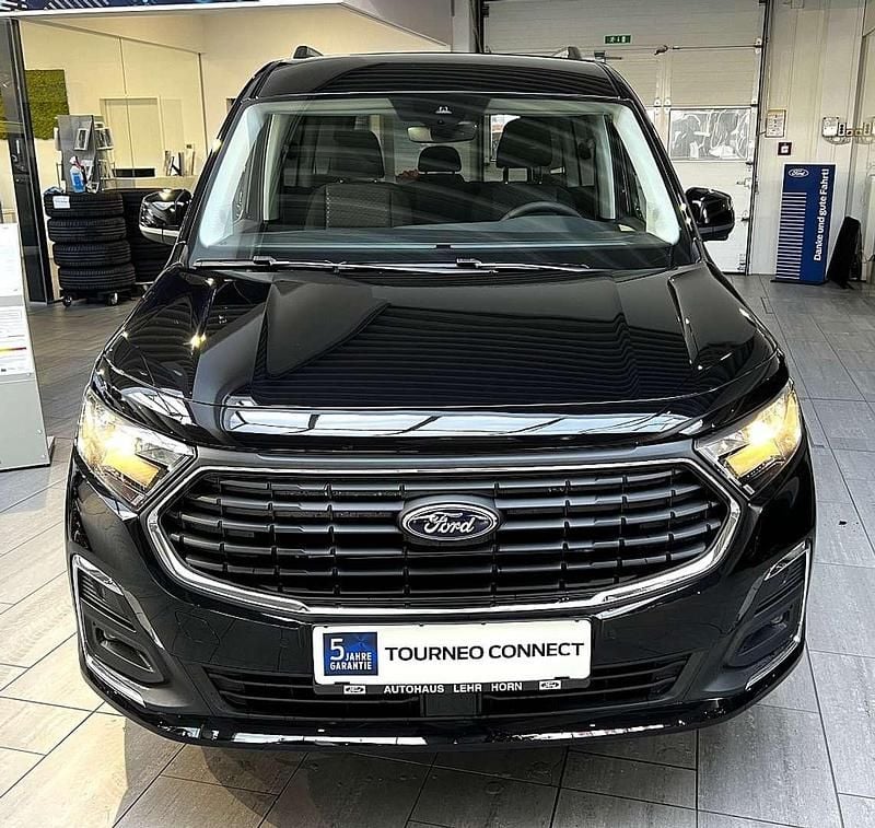 Gebraucht Ford Tourneo Titanium 116 PS (85 kW) 2025 Schwarz Kombi