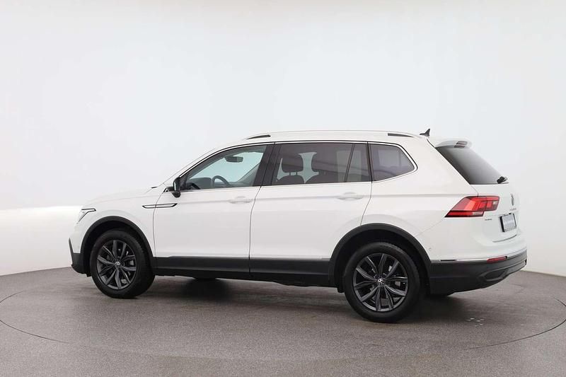 Gebraucht VW Tiguan Allspace Life 150 PS (110 kW) 2023 Weiss  normal SUV