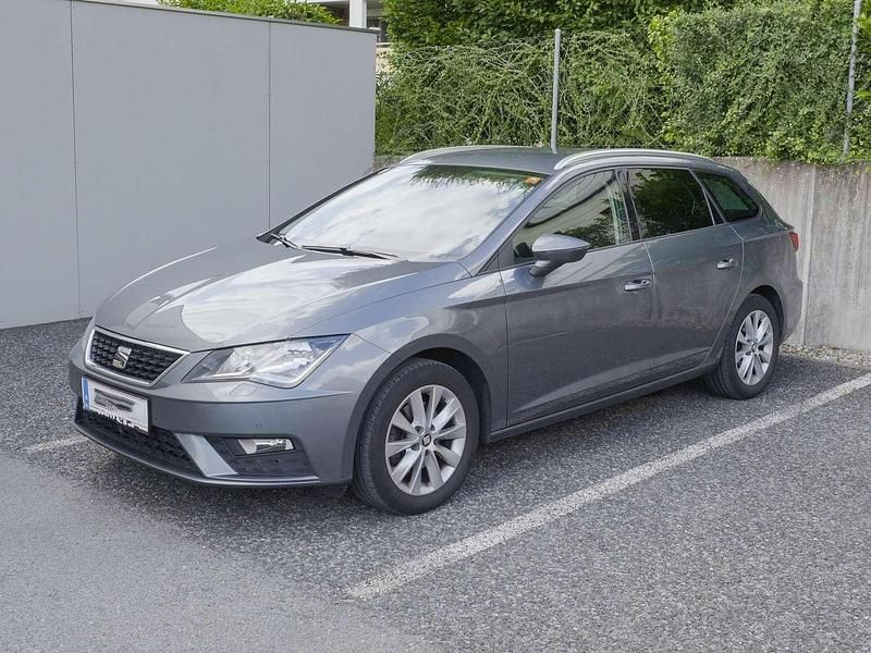 Grau Gebraucht 2018 Seat Leon ST Style Kombi | € 12.000 (Fairer Preis) - Bild 1/4