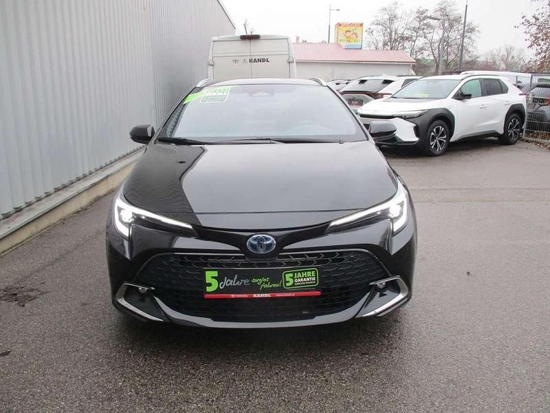 Gebraucht Toyota Corolla Active 98 PS (72 kW) 2025 Schwarz Kombi