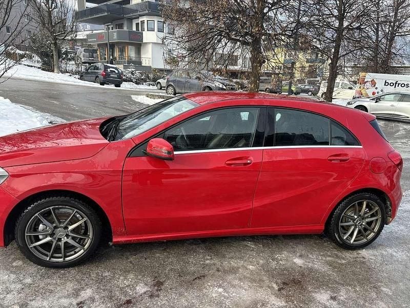 Rot Gebraucht 2014 Mercedes A180 Limousine | € 8.500 (Guter Preis) - Bild 1/4