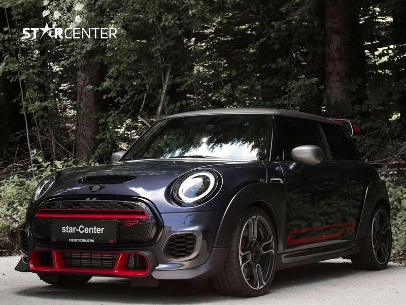 Grau Gebraucht 2020 Mini John Cooper Works Kleinwagen | € 55.900 - Bild 1/4
