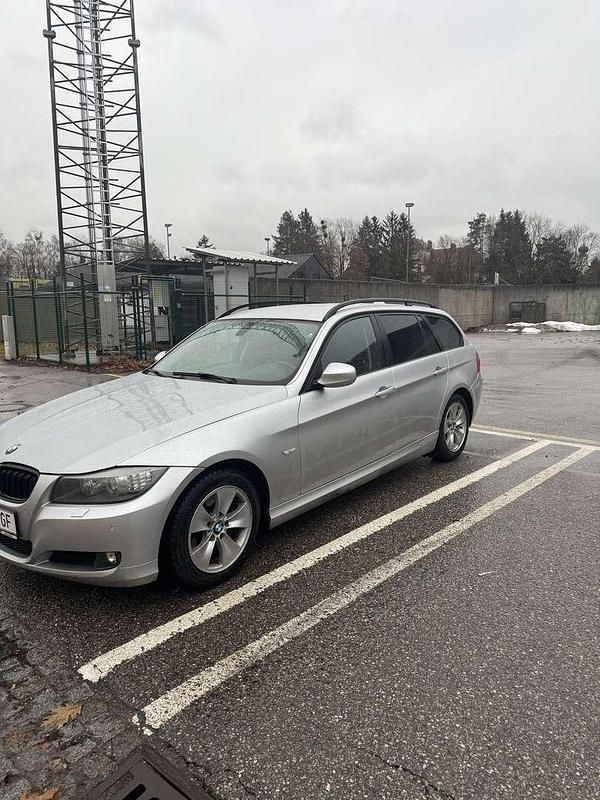 Gebraucht BMW 320 177 PS (130 kW) 2009 Kombi