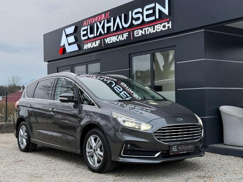 Gebraucht Ford S-MAX Titanium 190 PS (139 kW) 2022 Grau Van / Kleinbus