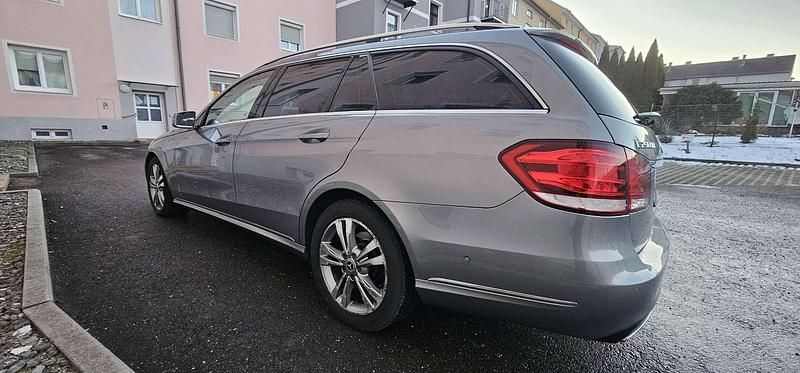 Gebraucht 2011 Mercedes E250 Elegance Kombi | € 16.000 - Bild 1/4