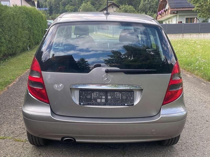 Grau Gebraucht 2006 Mercedes A150 Avantgarde Limousine | € 1.500 (Fairer Preis) - Bild 1/4