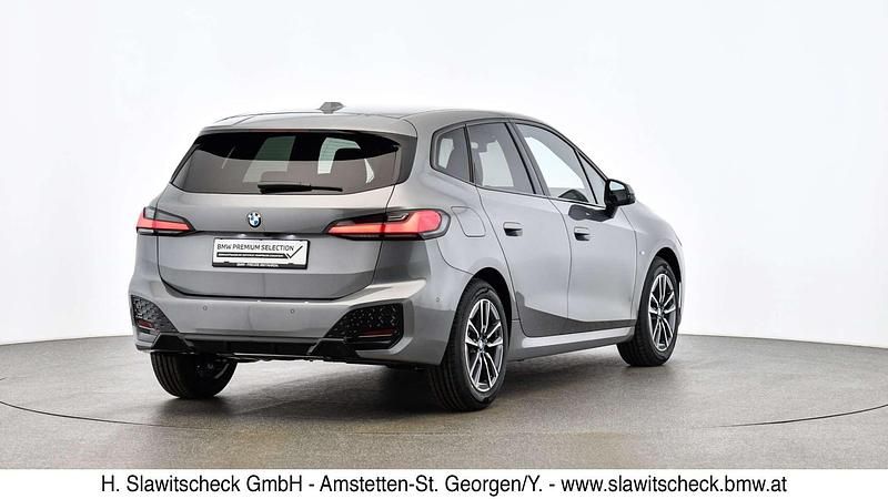 Gebraucht BMW 218 Efficient Dynamics 150 PS (110 kW) 2024 Grau Kombi