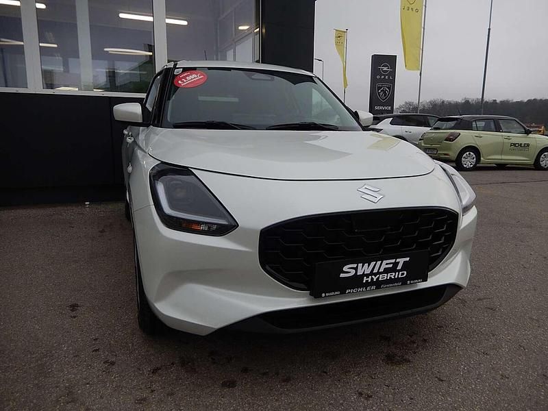 Neu Suzuki Swift 83 PS (61 kW) 2025 Weiß Kleinwagen