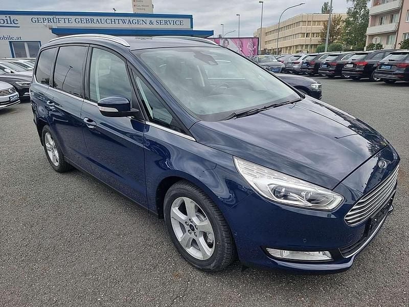 Blau Gebraucht 2018 Ford Galaxy Titanium Van / Kleinbus | € 23.890 (Fairer Preis) - Bild 1/4
