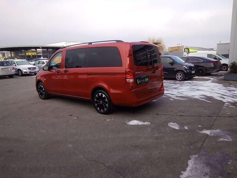 Gebraucht Mercedes Vito 163 PS (119 kW) 2025 Rot Van