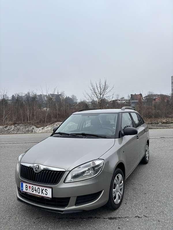 Gebraucht Skoda Fabia 75 PS (55 kW) 2013 Grau Kombi