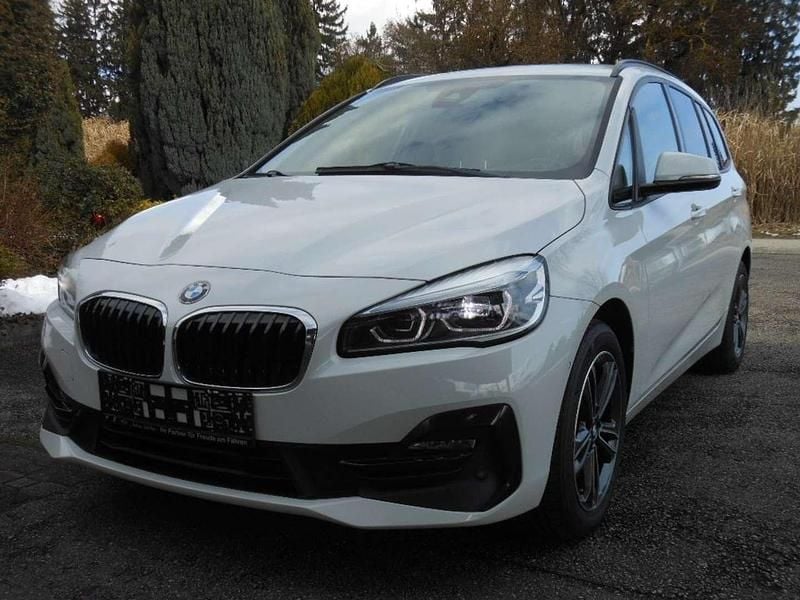 Gebraucht BMW 218 Sport Line 150 PS (110 kW) 2021 Weiß Kombi