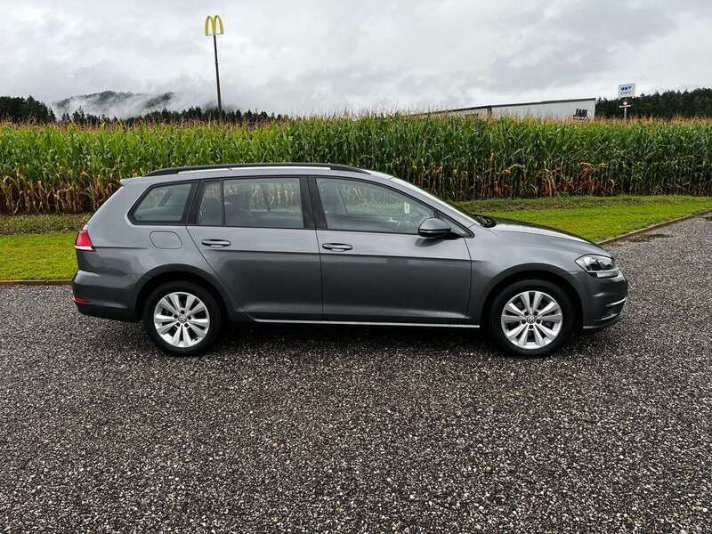 Gebraucht VW Golf VII Comfortline 116 PS (85 kW) 2017 Grau Kombi