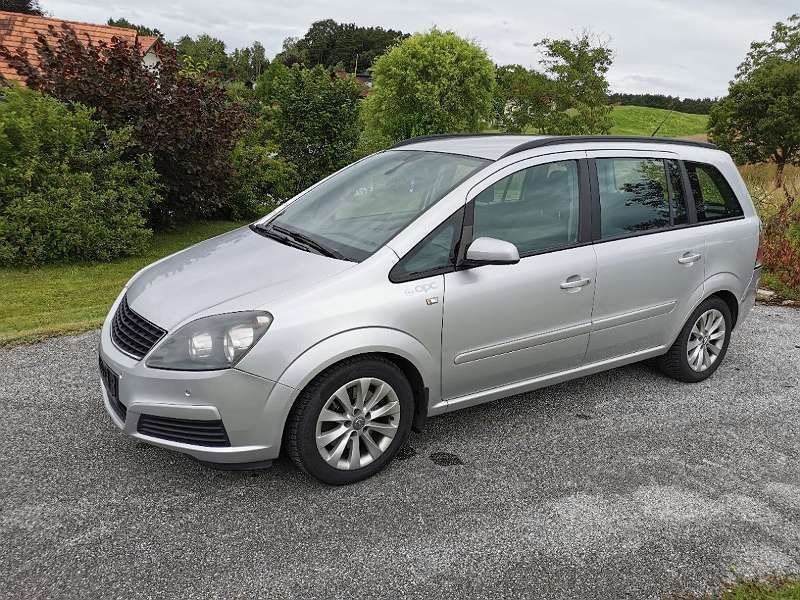 Opel zafira family